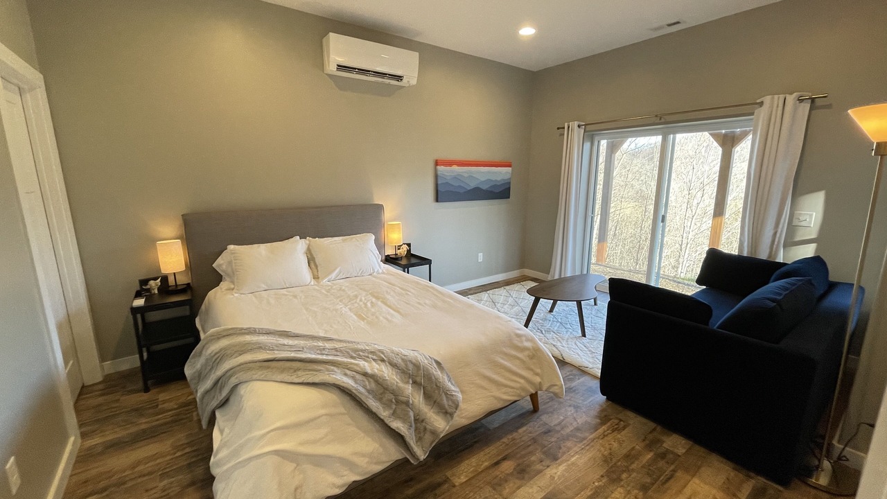 Photo of Bedroom in Candler