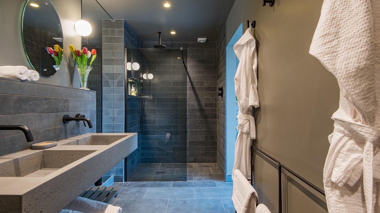 Photo of Bathroom in Etchinghill