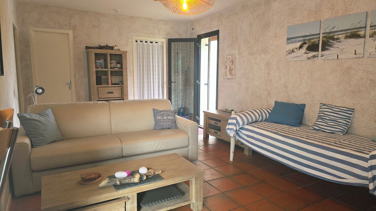 Photo of Livingroom in Saint-Julien-en-Born