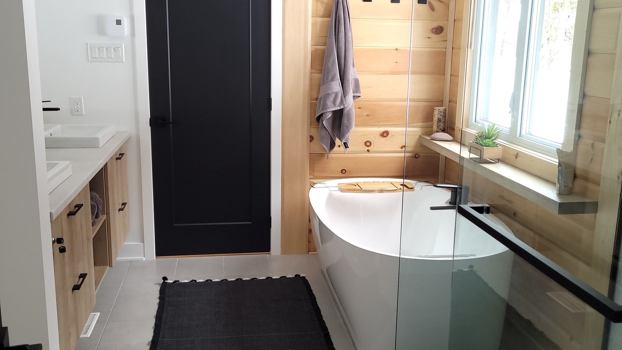 Photo of Bathroom in Lac Superieur Village