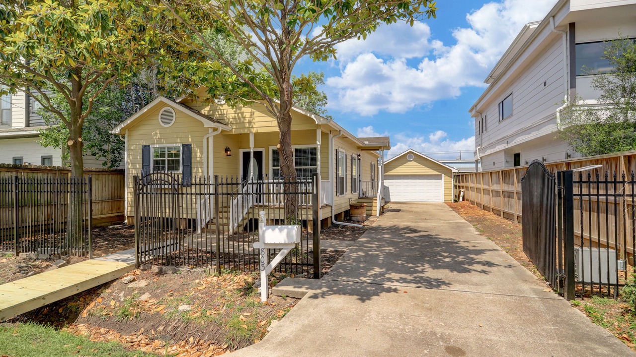 Photo of Outdoor in Houston Heights