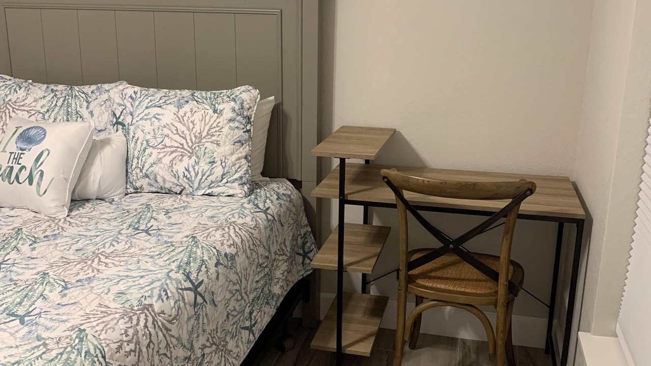 Photo of Bedroom in Englewood East