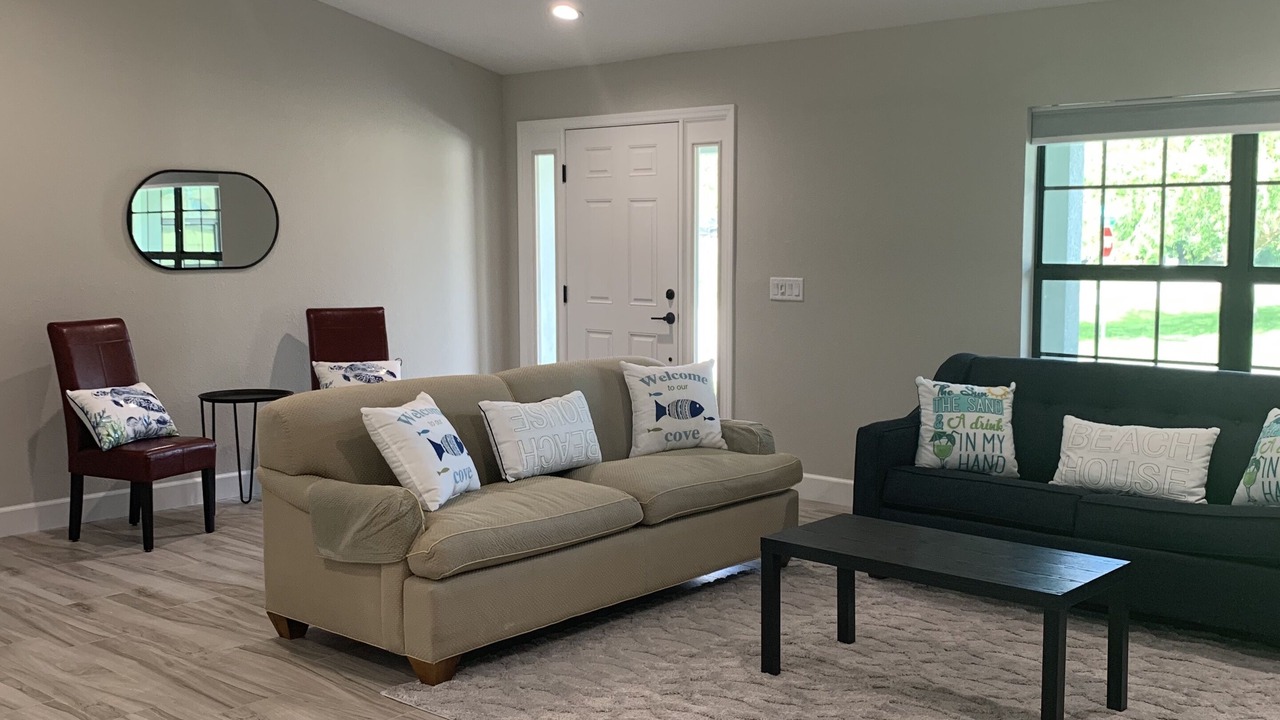 Photo of Livingroom in Englewood East
