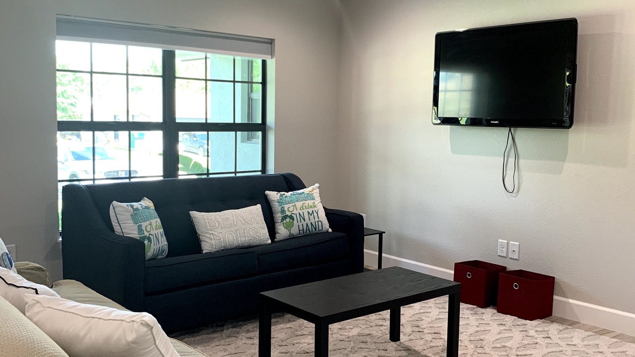 Photo of Livingroom in Englewood East