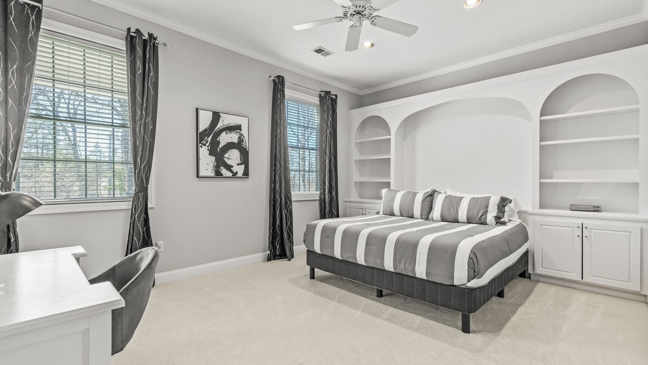 Photo of Bedroom in Bluemont
