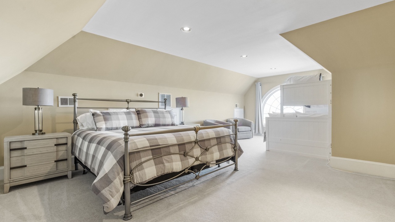 Photo of Bedroom in Bluemont