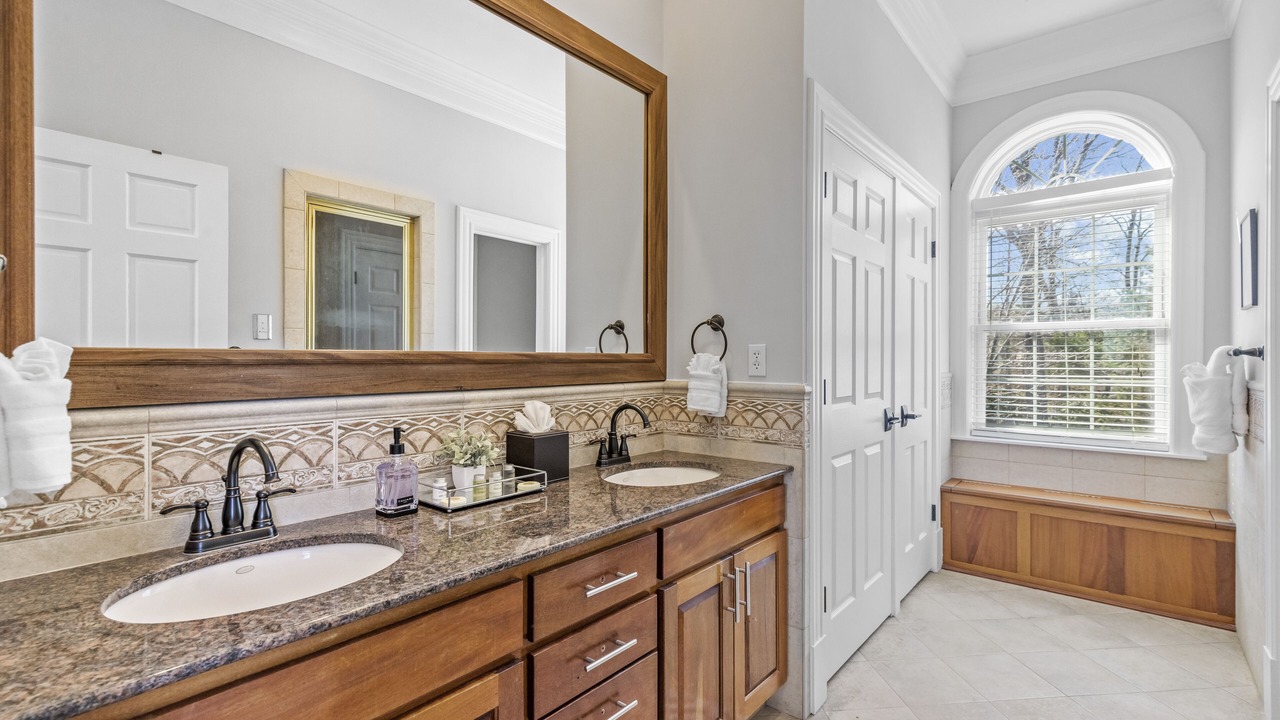 Photo of Bathroom in Bluemont