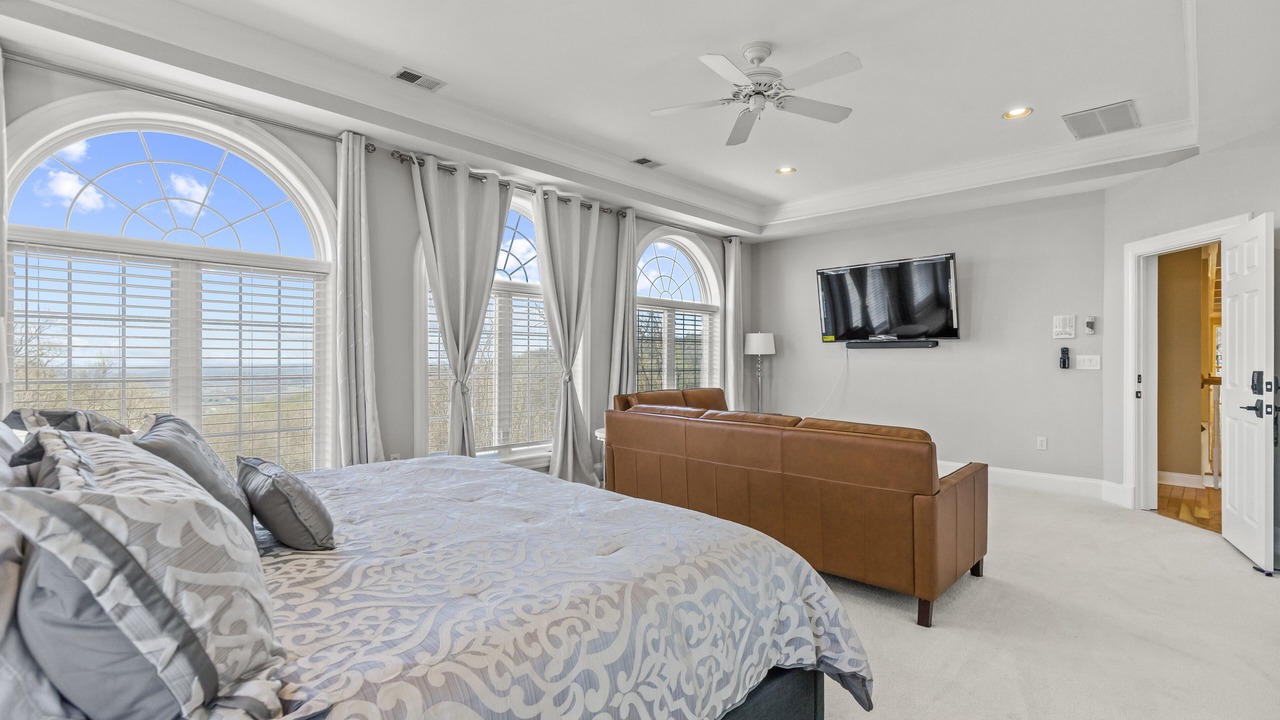 Photo of Bedroom in Bluemont