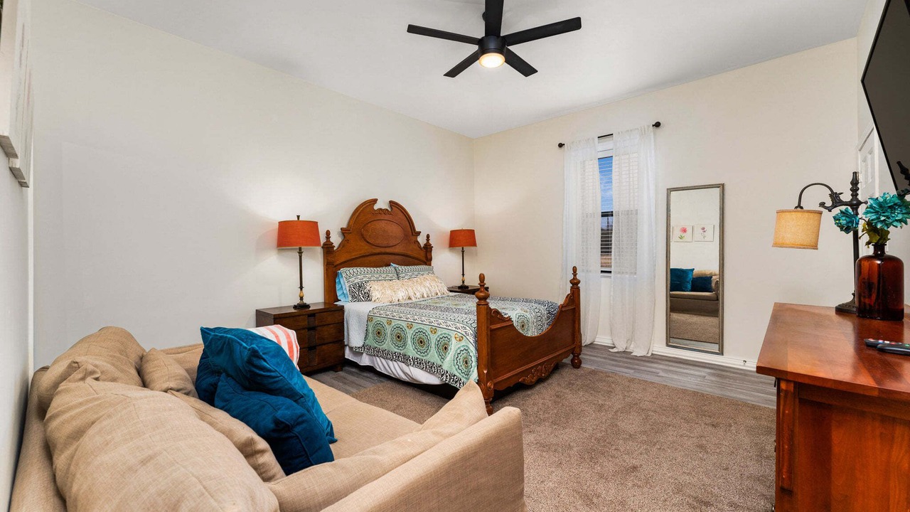 Photo of Bedroom in Kyle