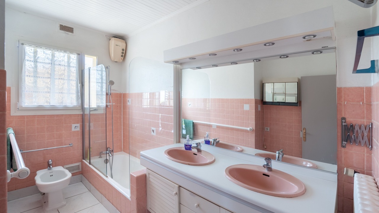 Photo of Bathroom in Montayral