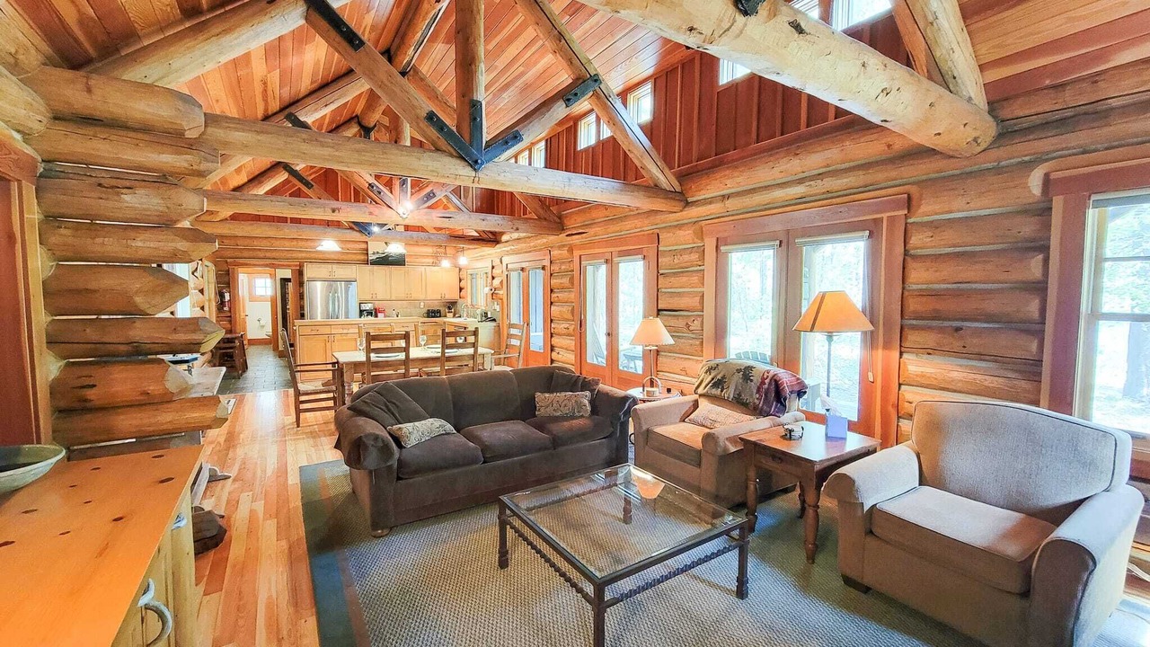 Photo of Livingroom in Mazama