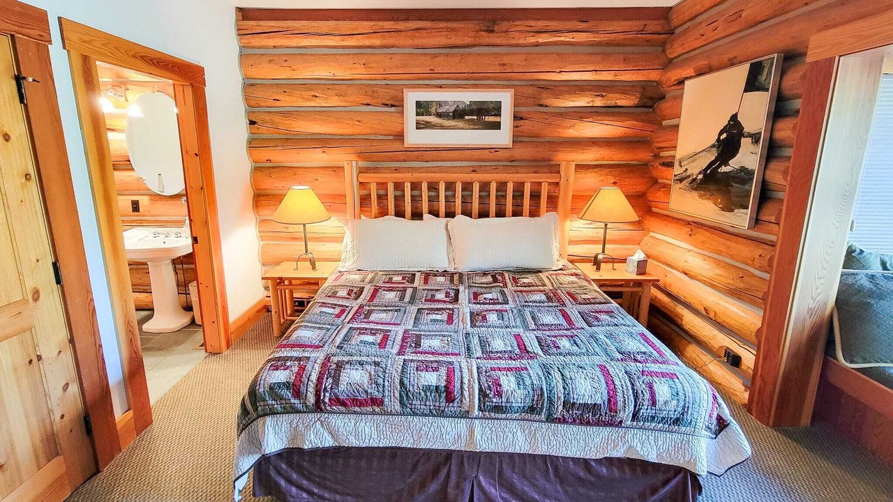Photo of Bedroom in Mazama