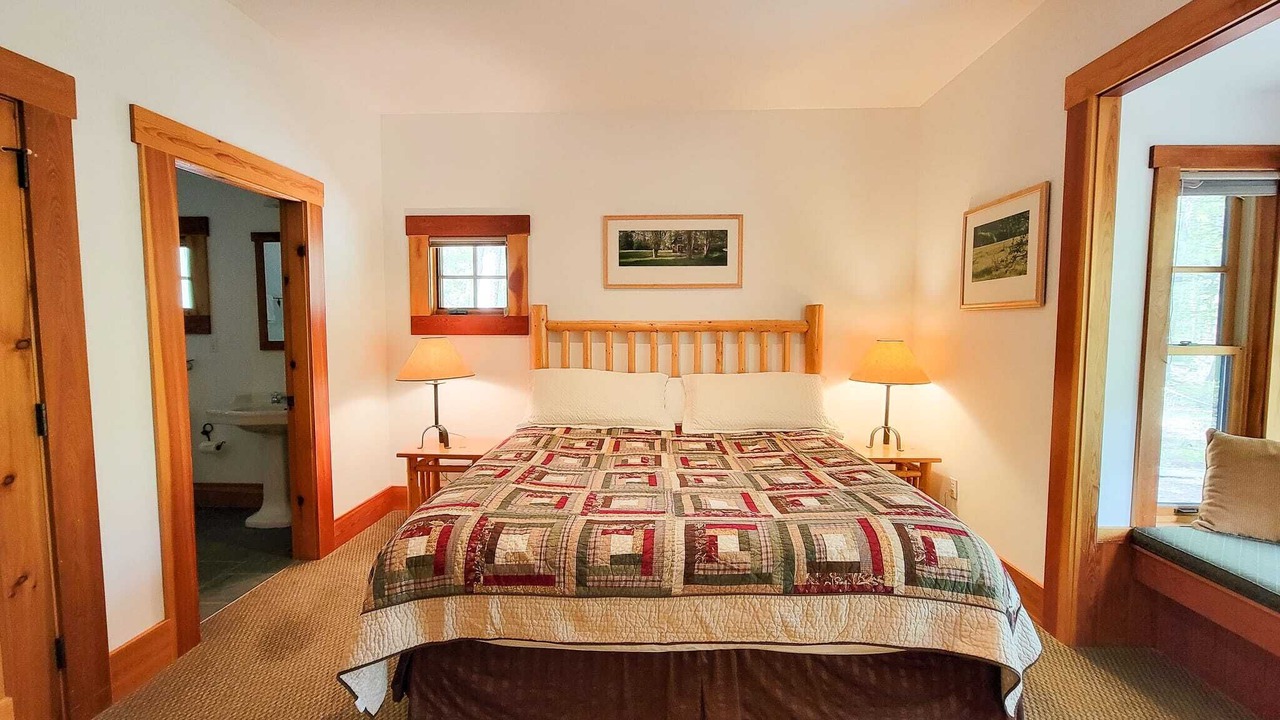 Photo of Bedroom in Mazama