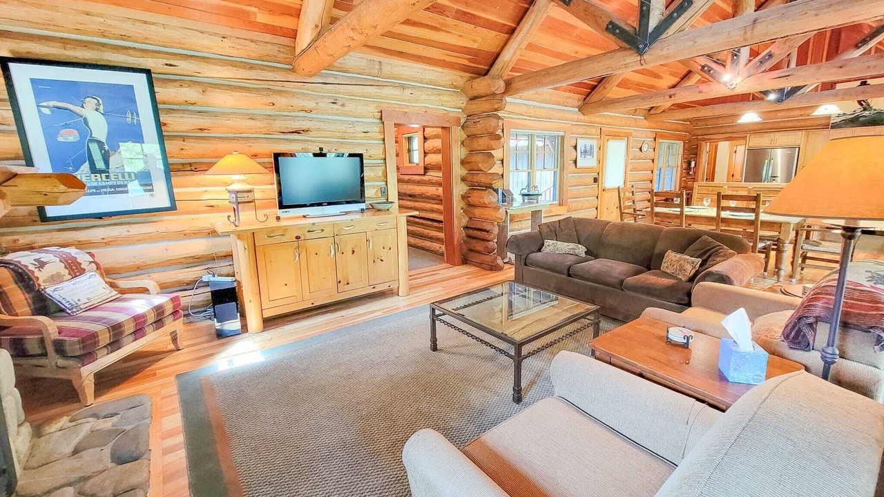 Photo of Livingroom in Mazama