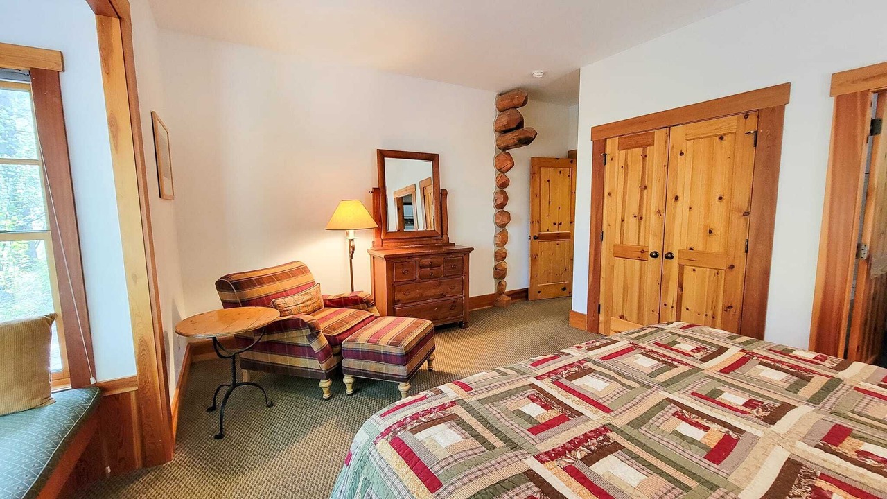 Photo of Bedroom in Mazama