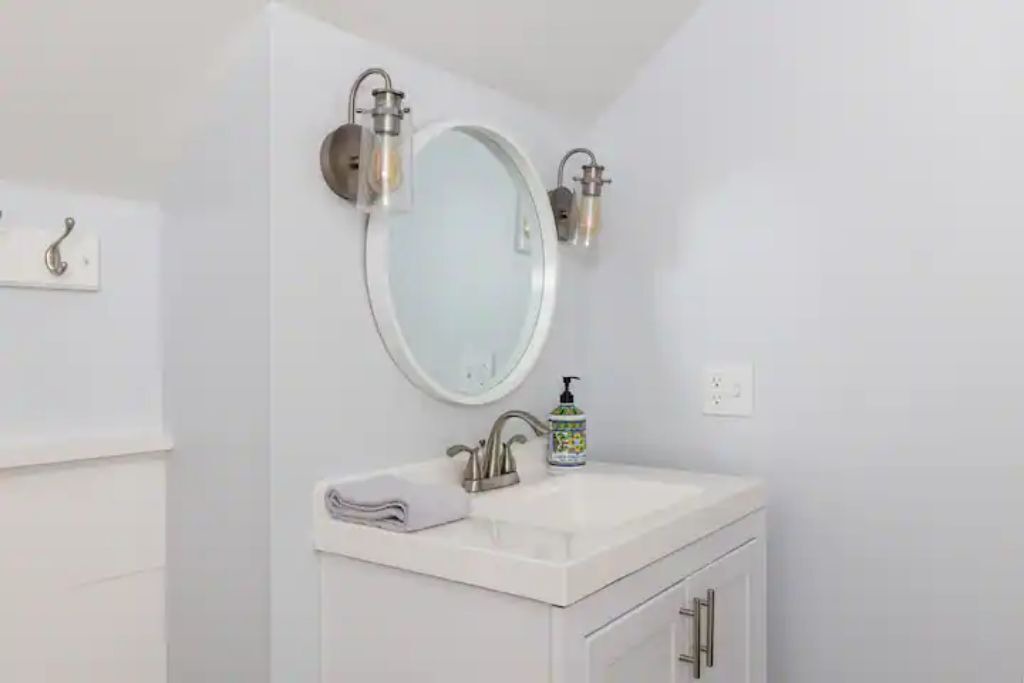 Photo of Bathroom in Warren