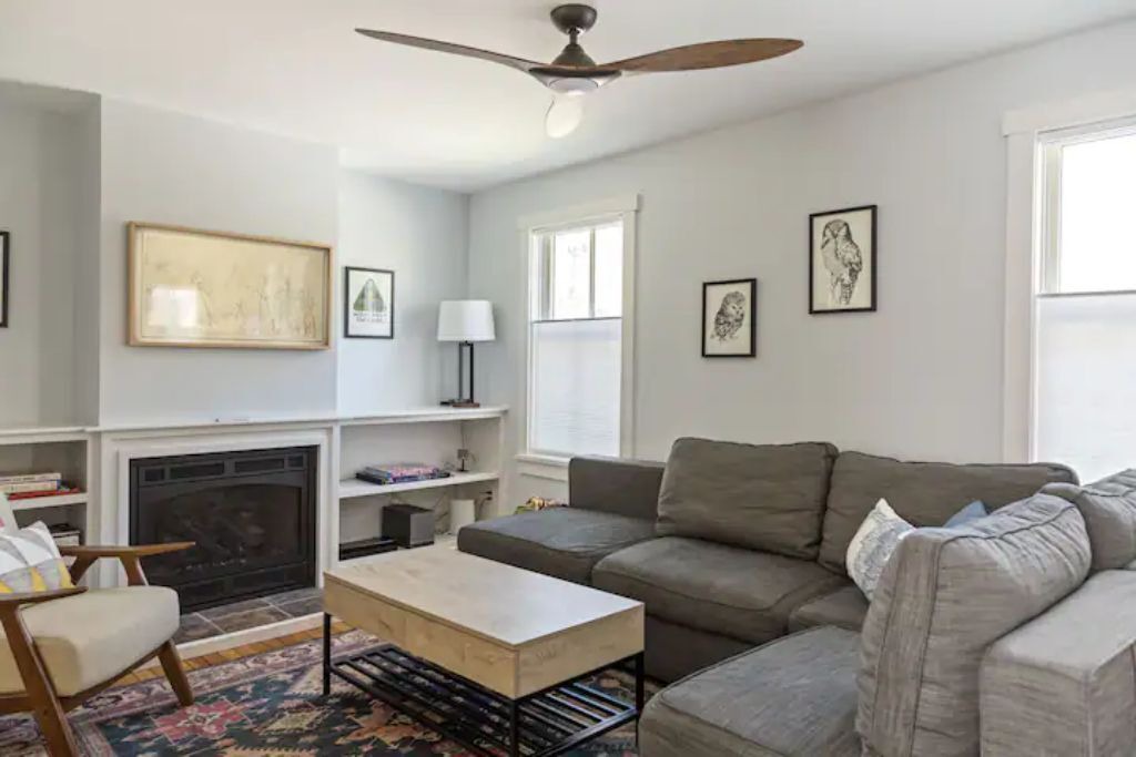 Photo of Livingroom in Warren