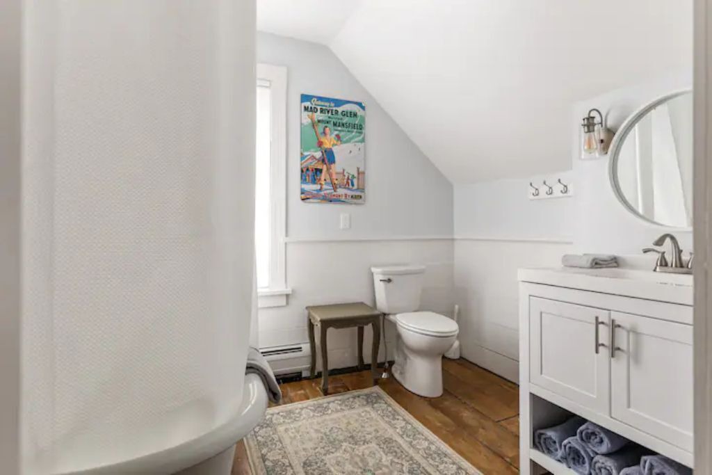 Photo of Bathroom in Warren