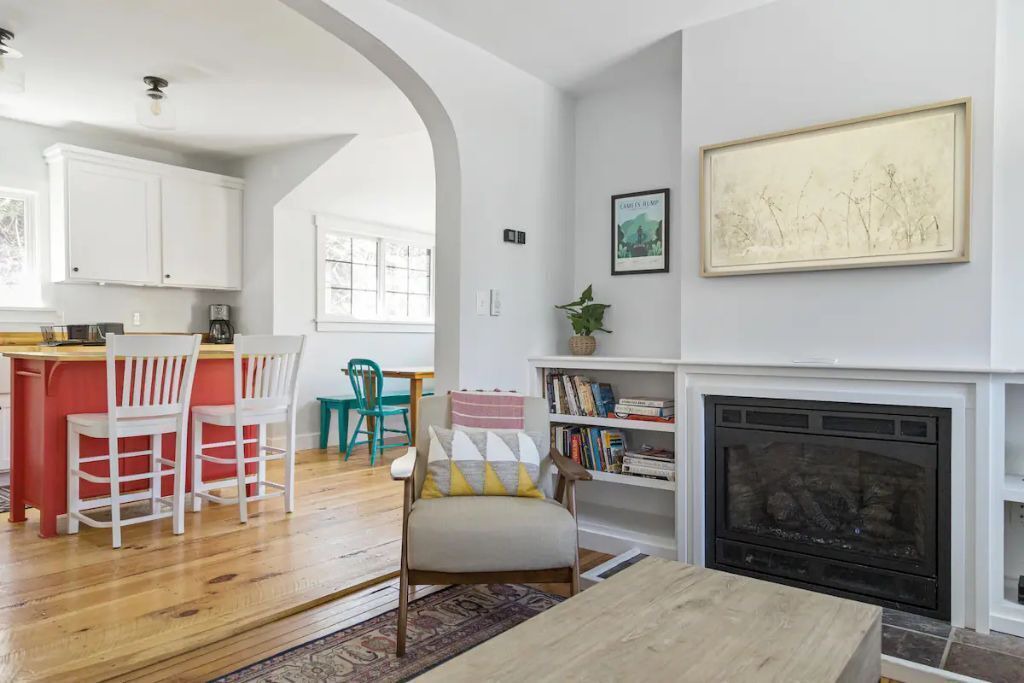 Photo of Livingroom in Warren