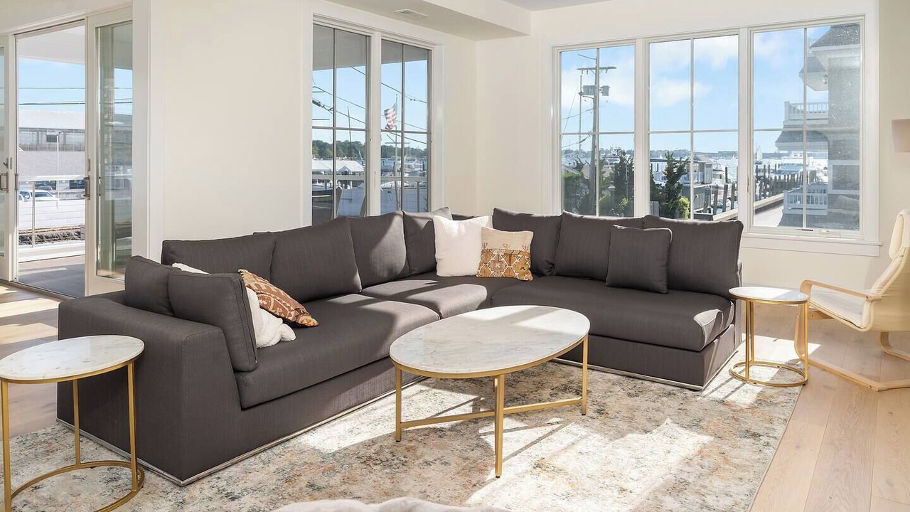 Photo of Livingroom in Yachting Village