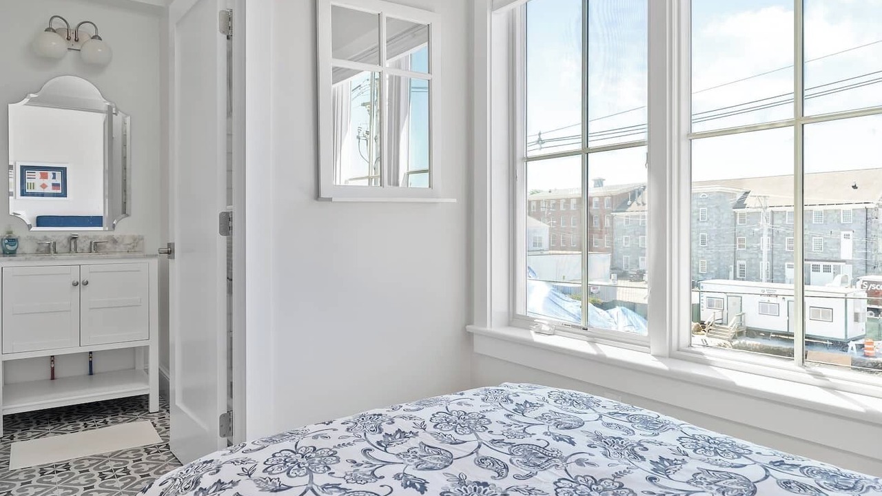 Photo of Bedroom in Yachting Village