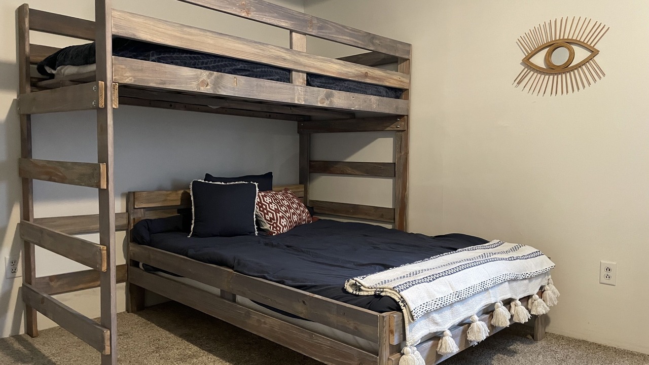 Photo of Bedroom in Tawas City