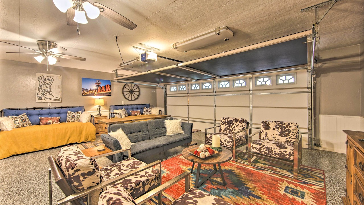 Photo of Livingroom in Emory