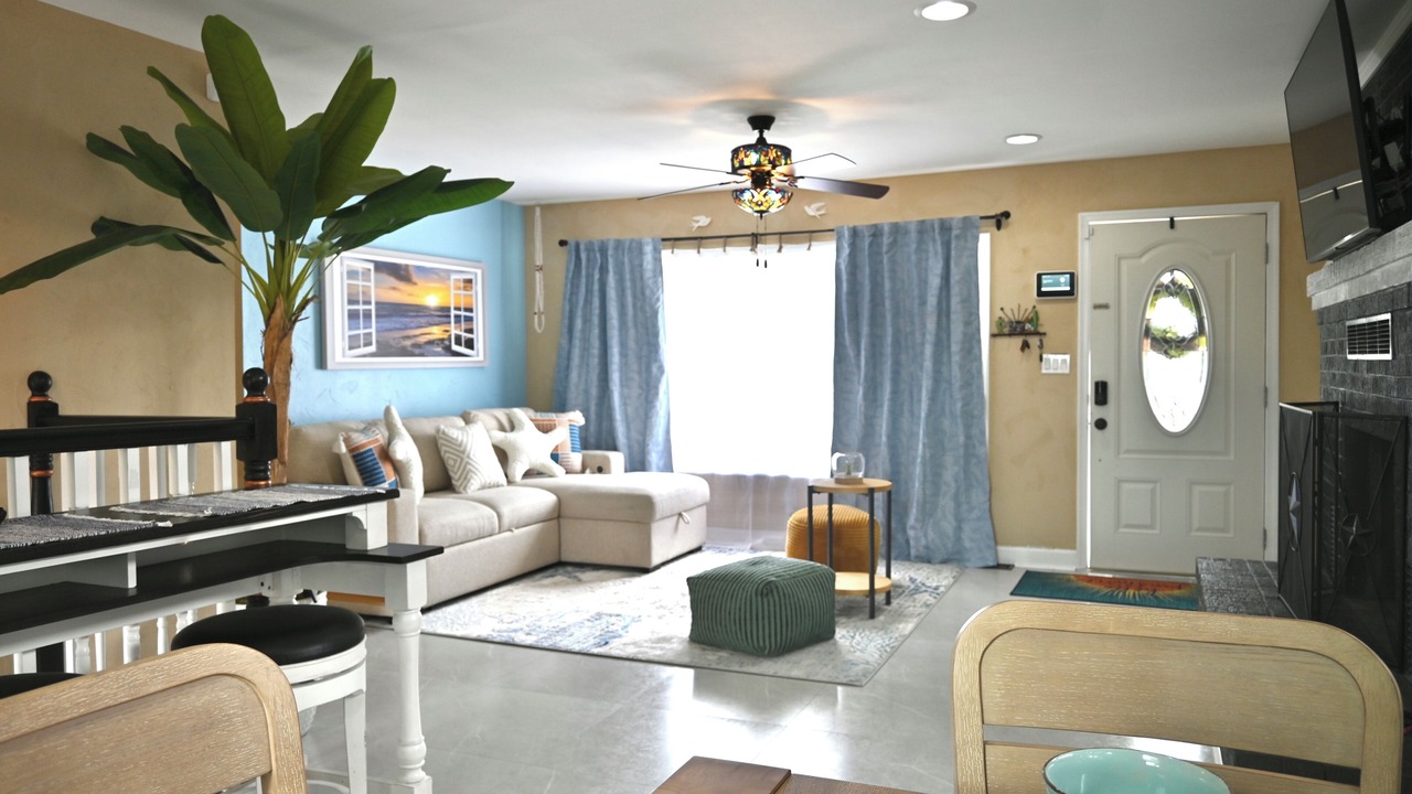 Photo of Livingroom in Glen Burnie
