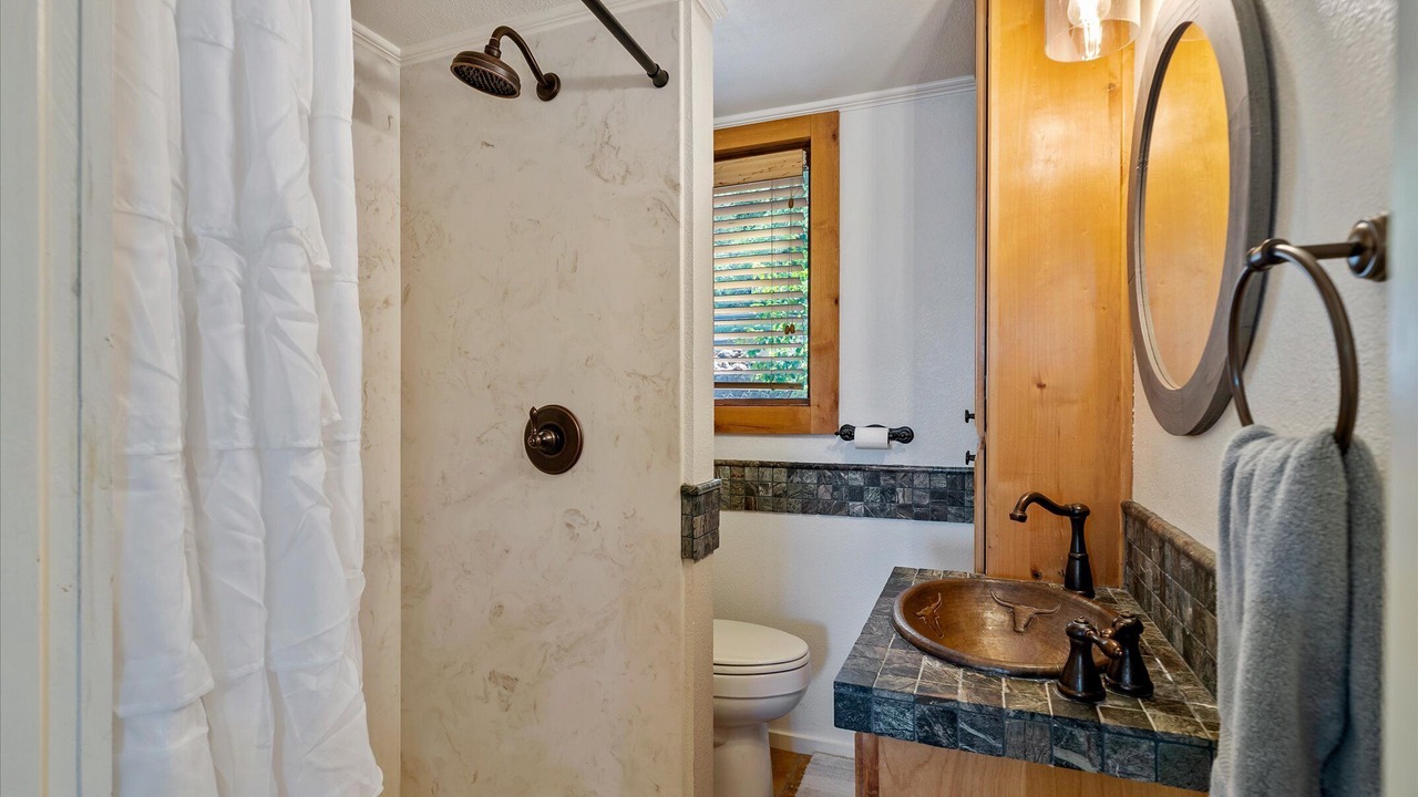 Photo of Bathroom in Murchison
