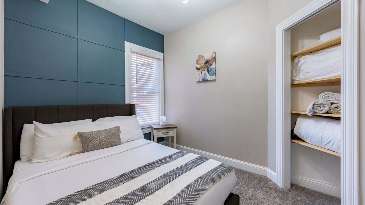 Photo of Bedroom in Lincoln Park