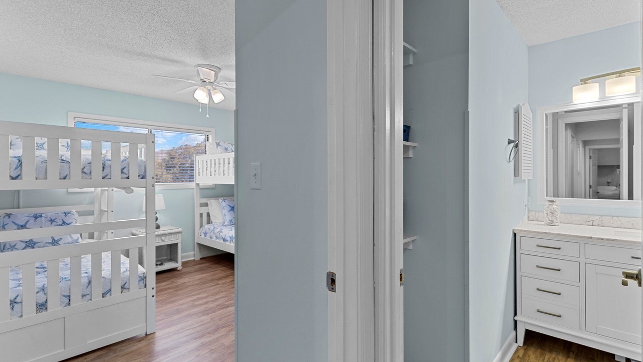 Photo of Bedroom in Caswell Beach