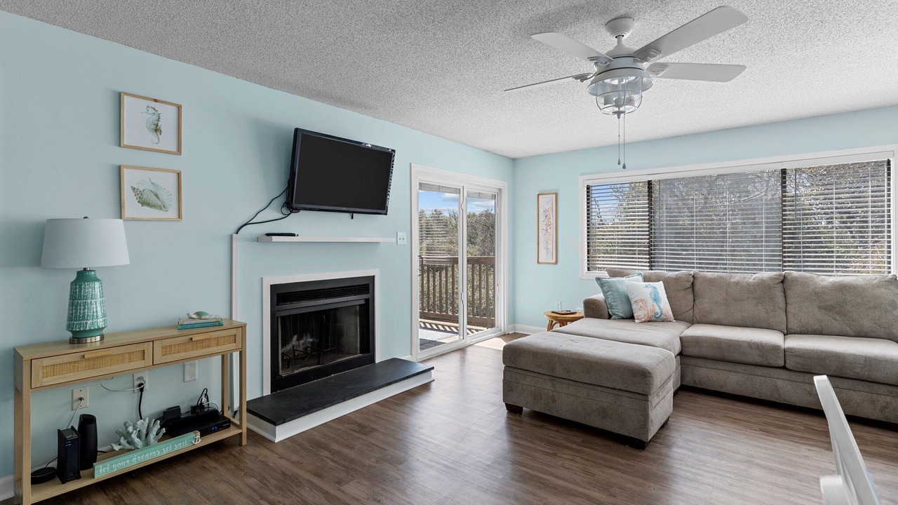 Photo of Livingroom in Caswell Beach