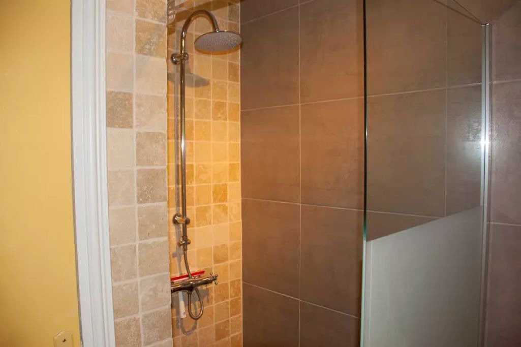 Photo of Bathroom in Beaumont-de-Lomagne