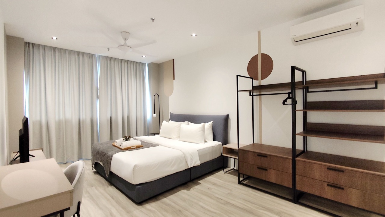 Photo of Bedroom in Tropicana