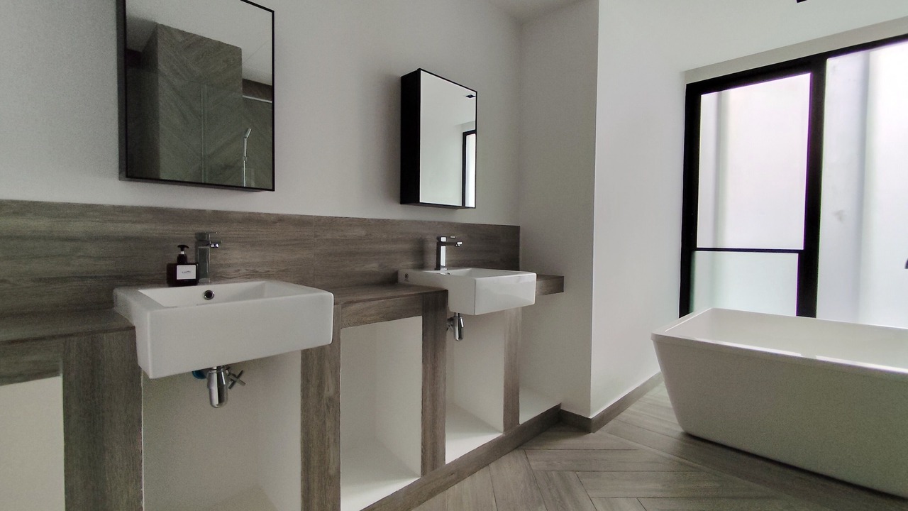 Photo of Bathroom in Tropicana