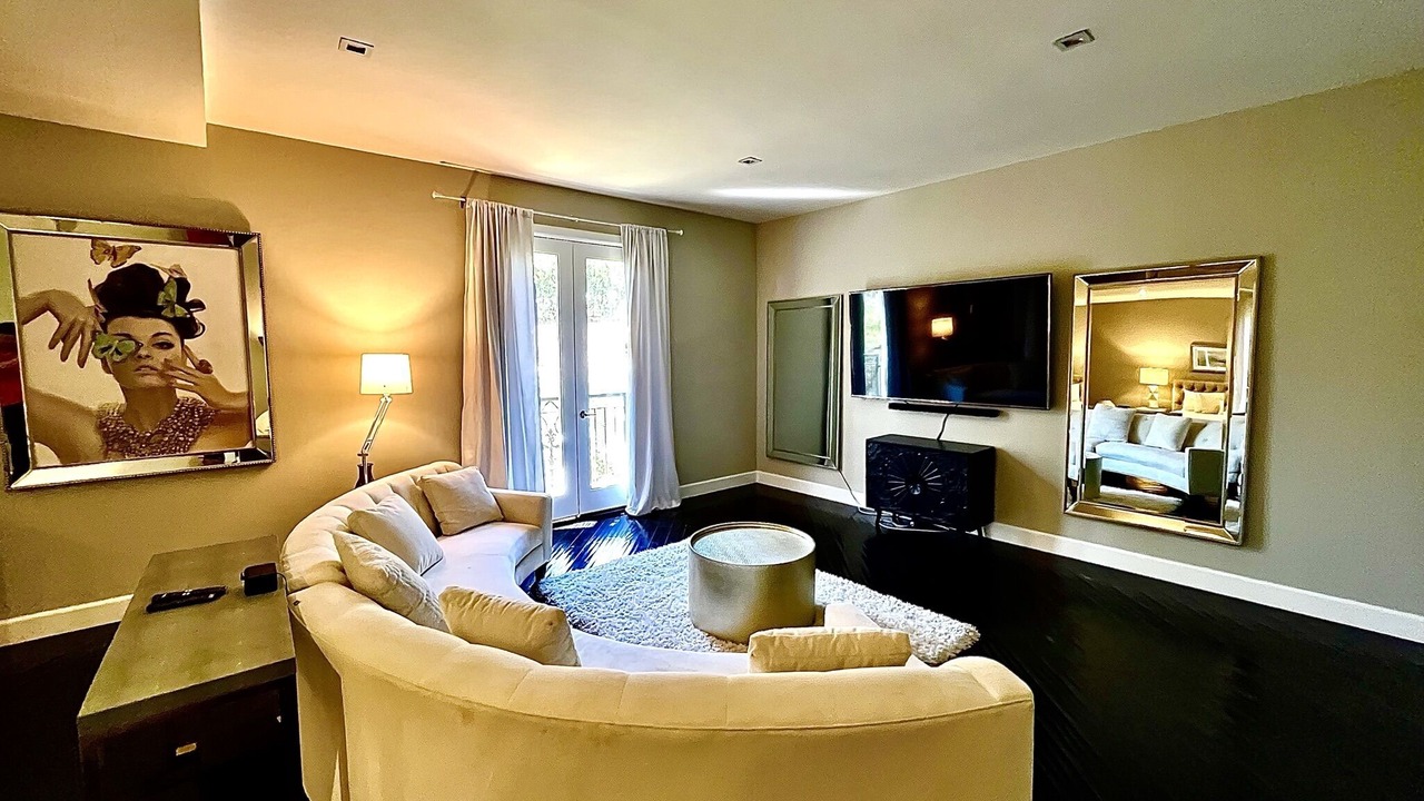 Photo of Bedroom in Beverly Hills