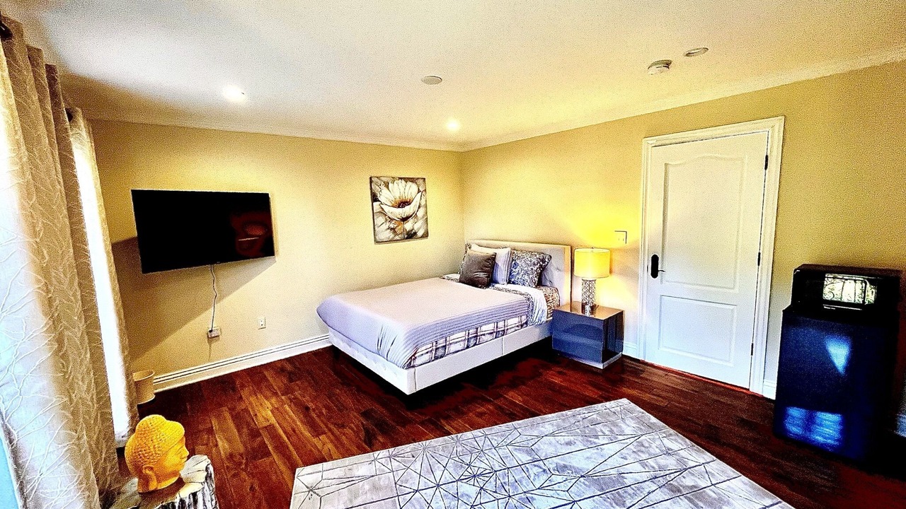 Photo of Bedroom in Beverly Hills