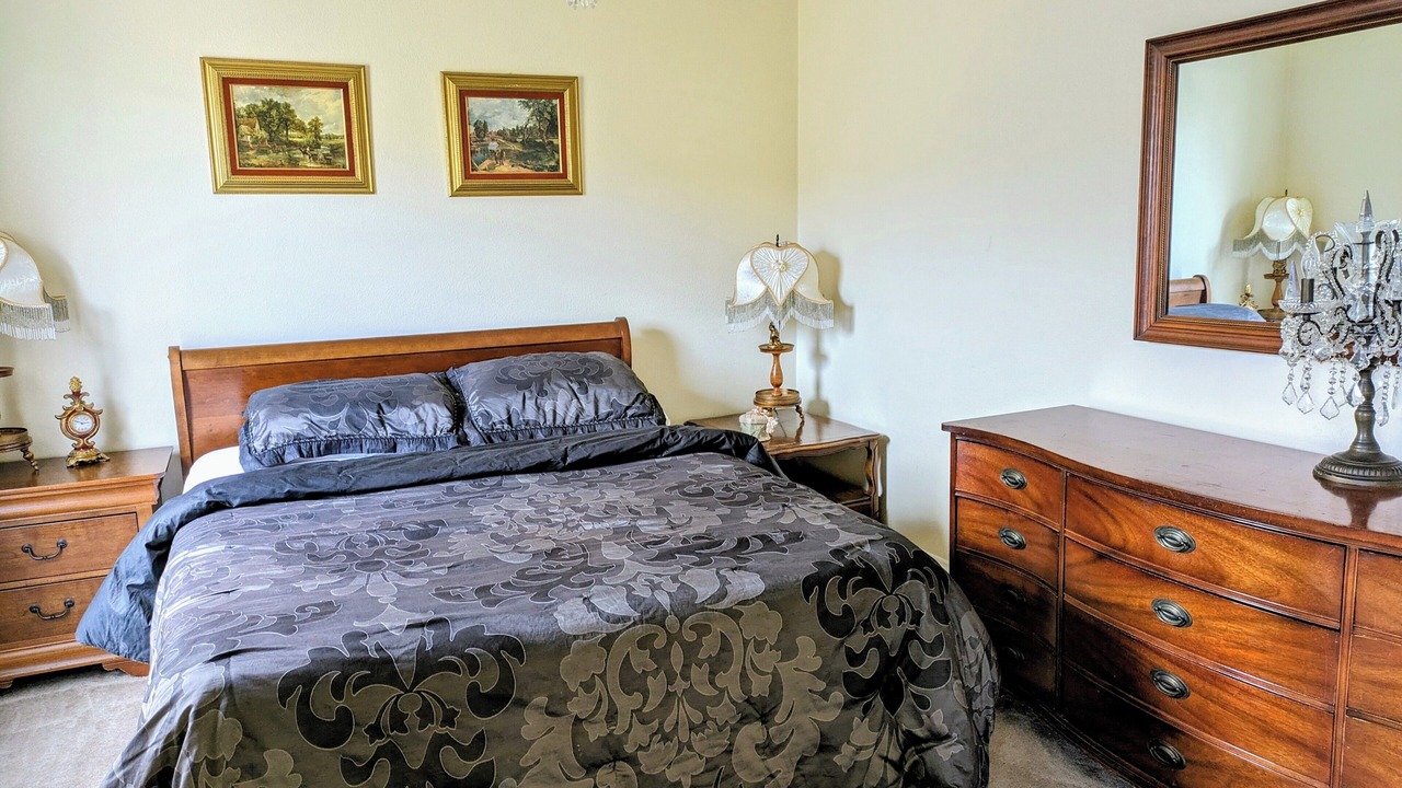 Photo of Bedroom in Central City