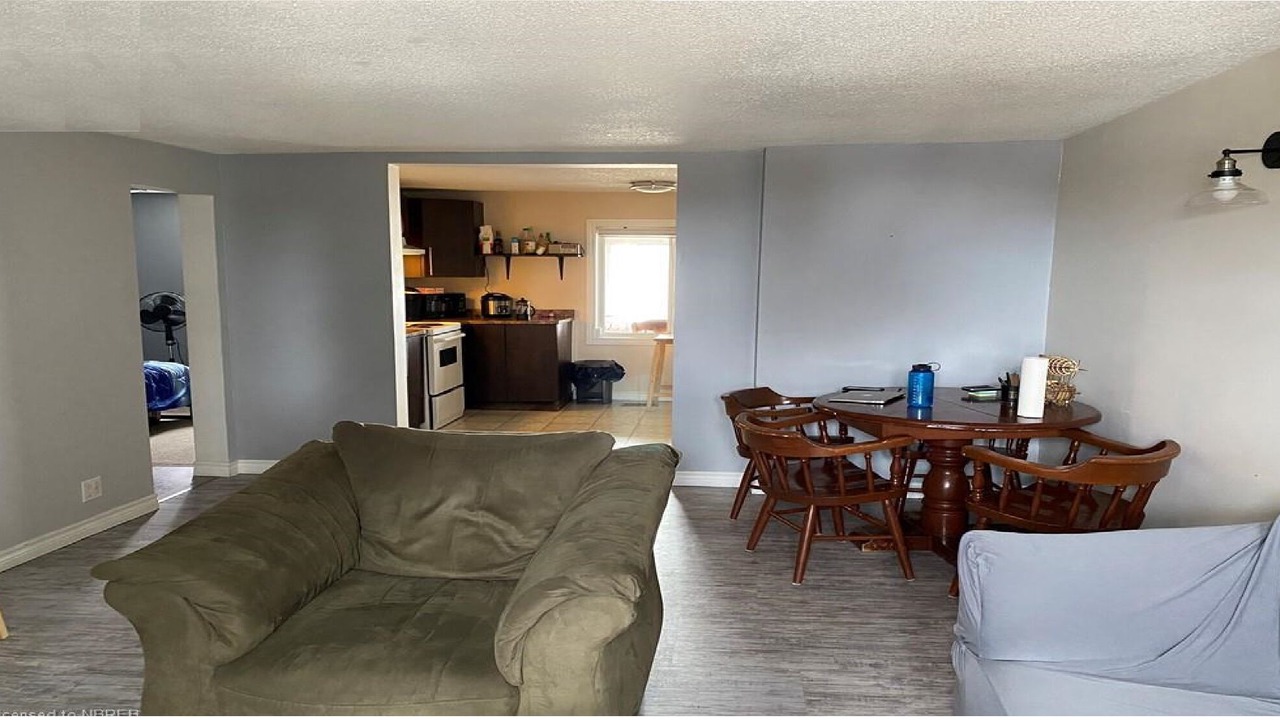 Photo of Livingroom in North Bay