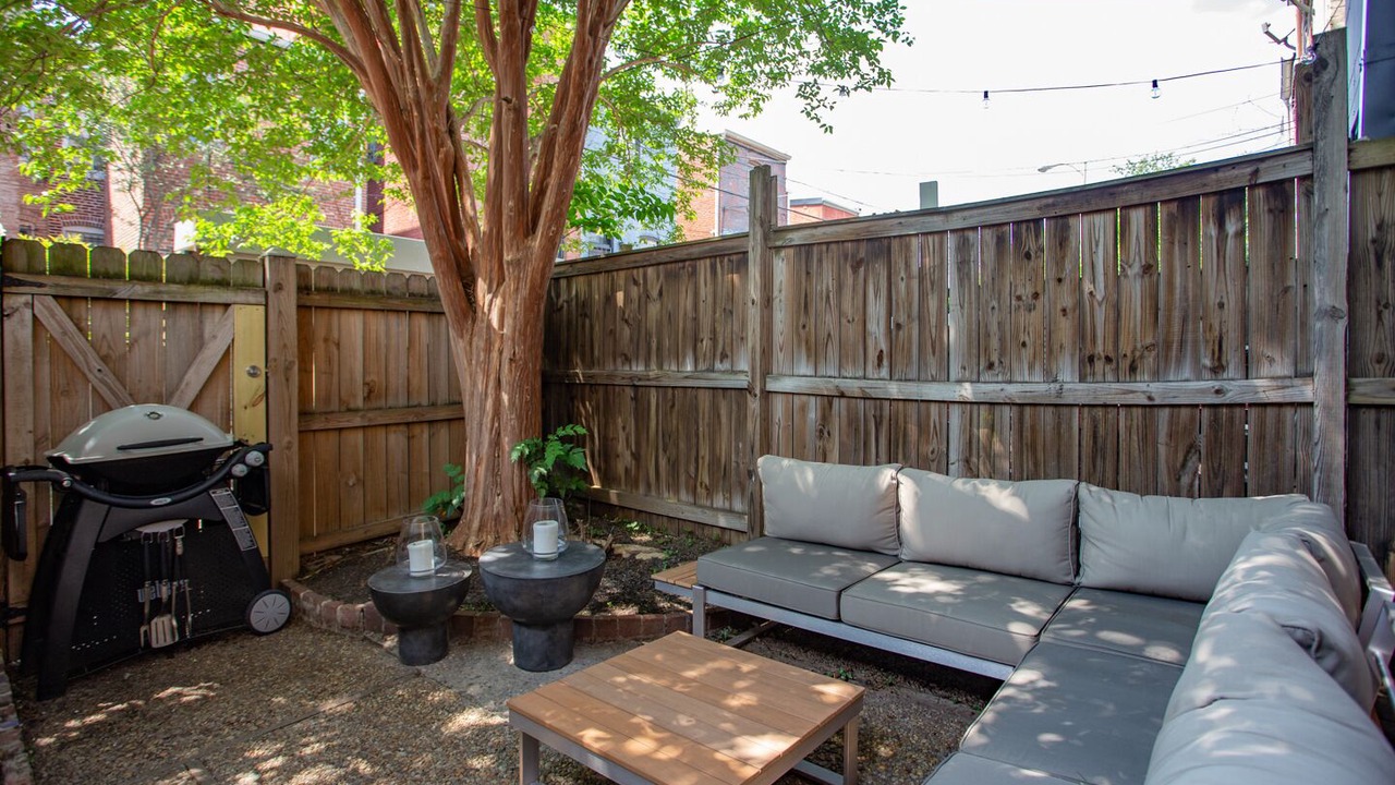 Photo of Patio Balcony in U Street Corridor