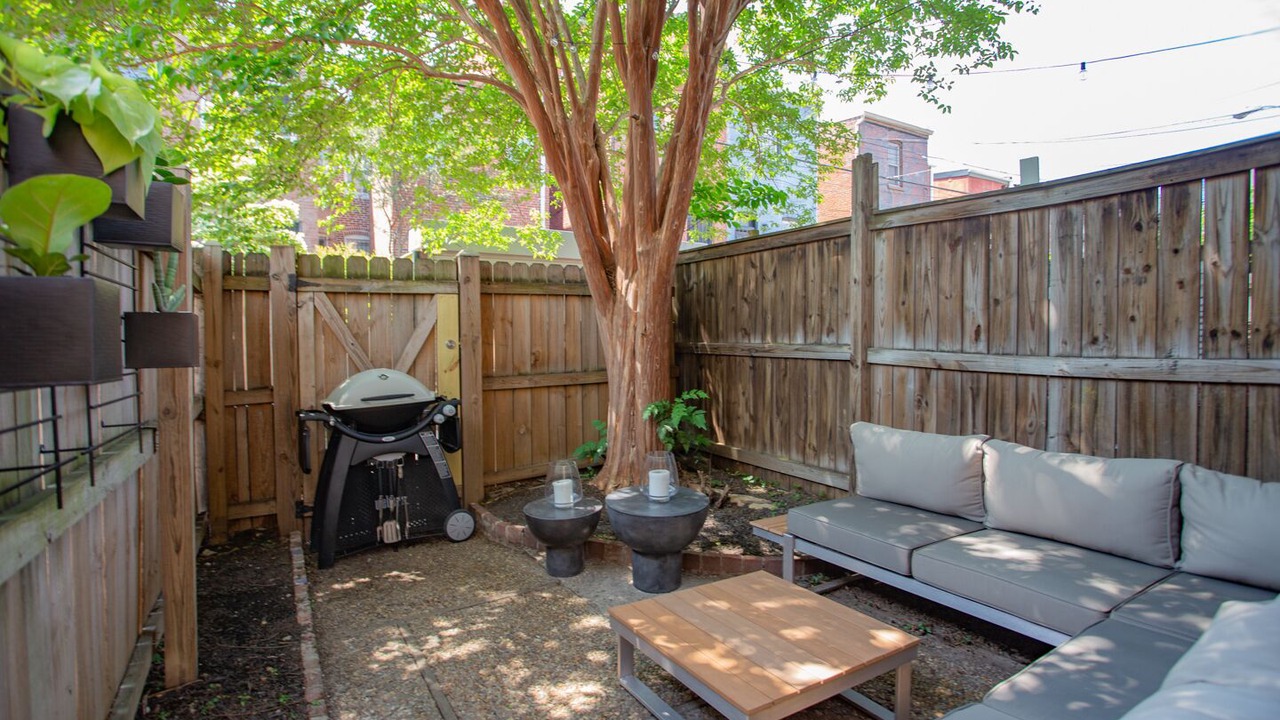 Photo of Patio Balcony in U Street Corridor