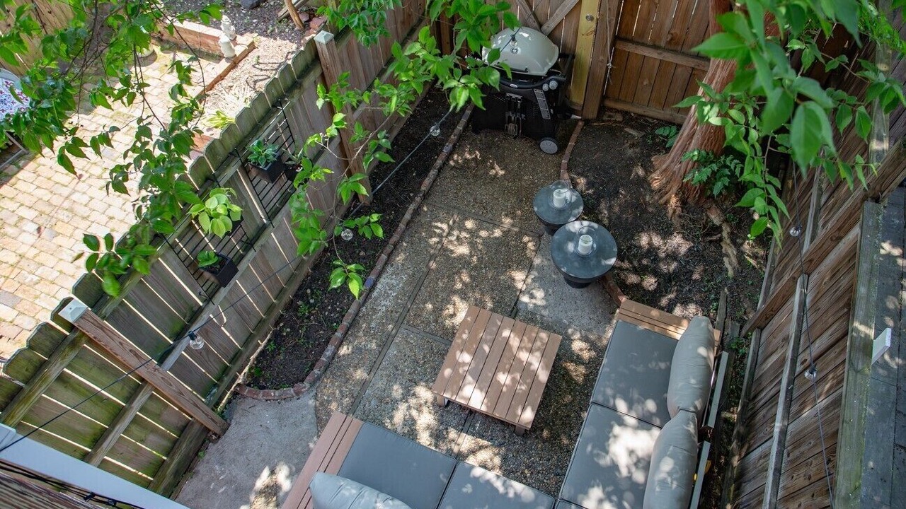 Photo of Patio Balcony in U Street Corridor