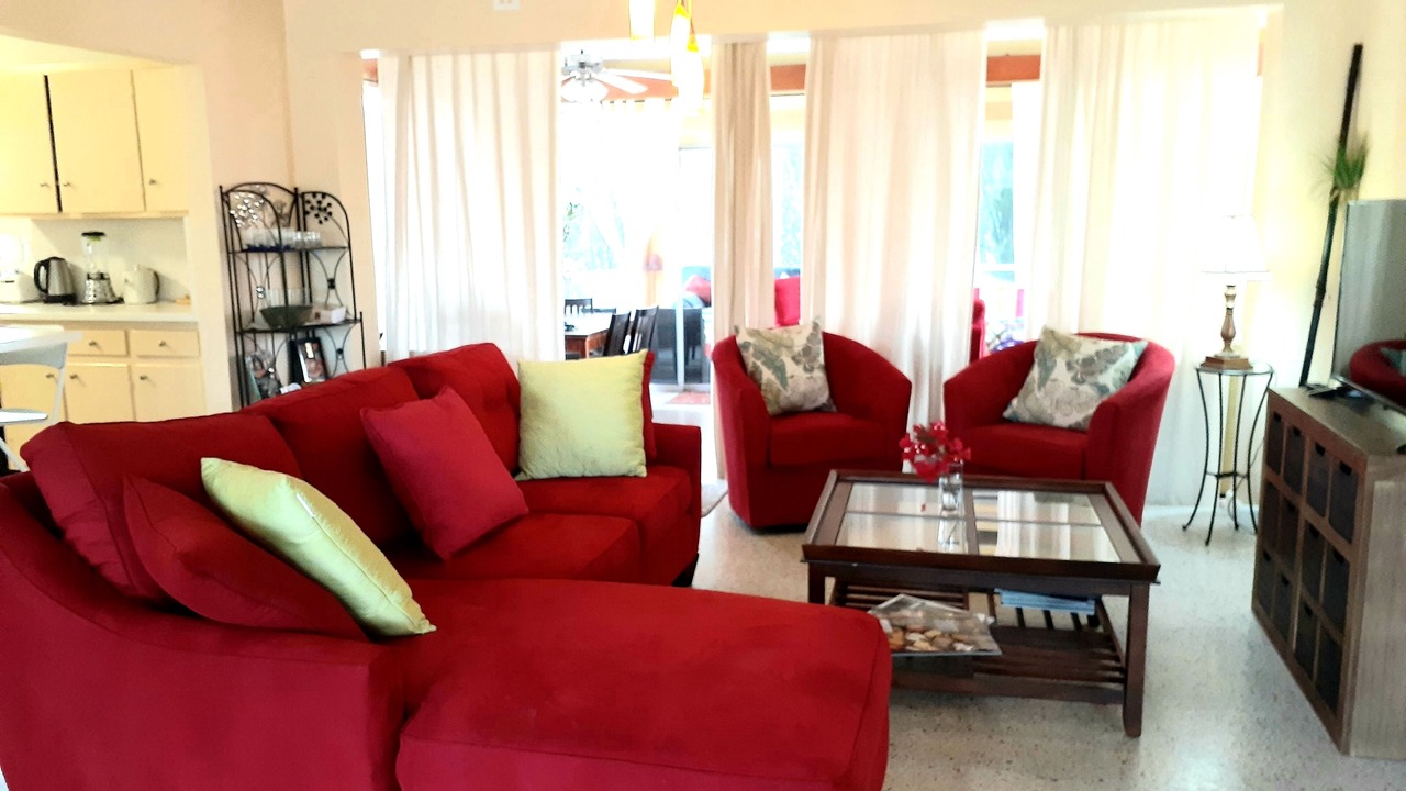 Photo of Livingroom in Lake Worth Corridor