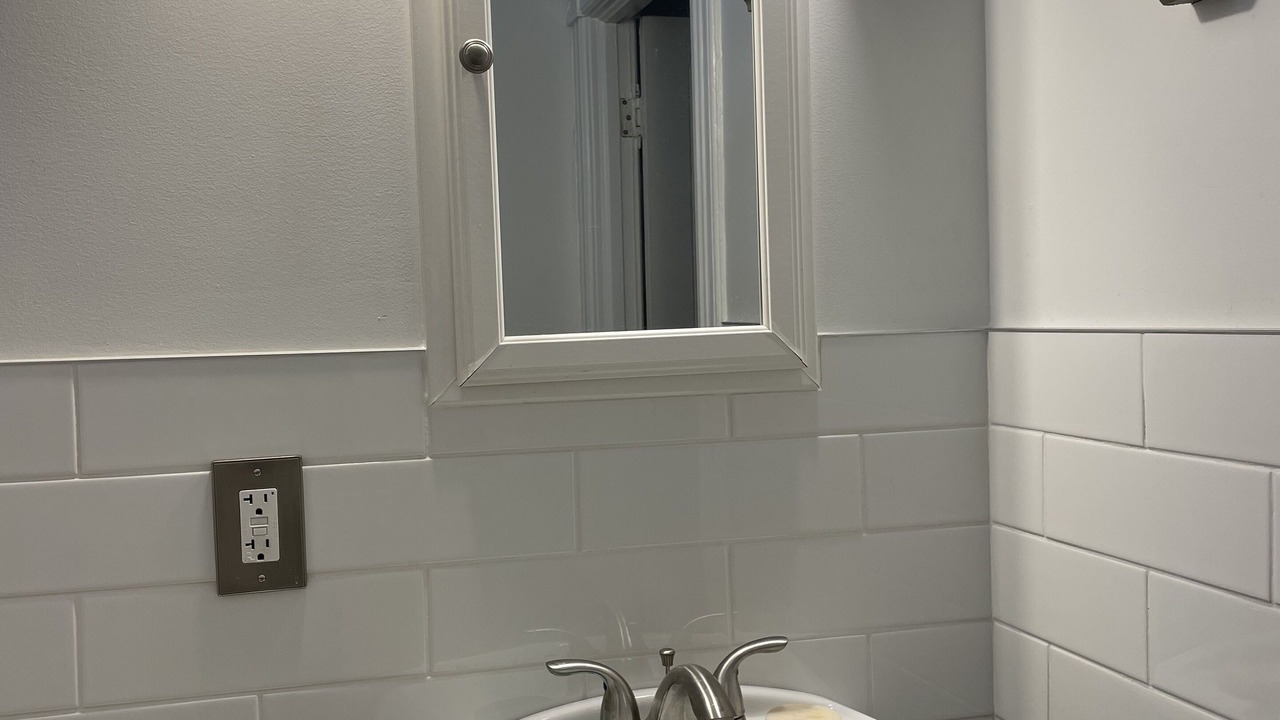 Photo of Bathroom in Newburgh
