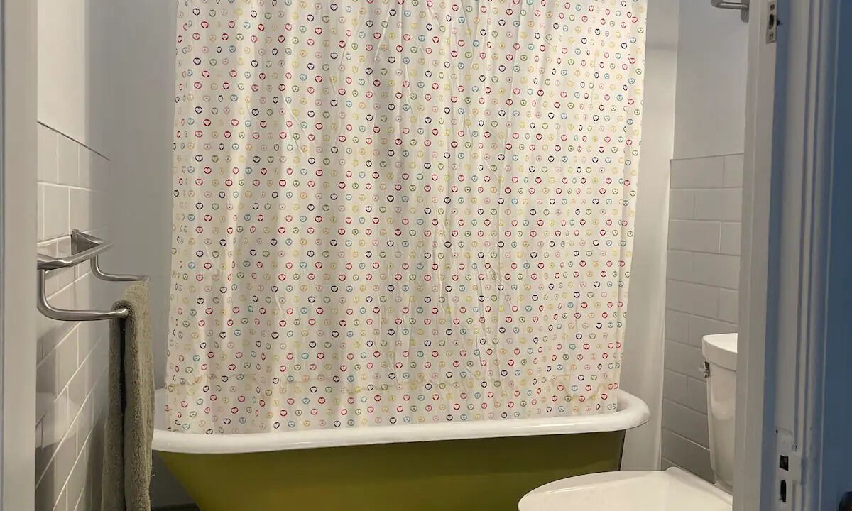 Photo of Bathroom in Newburgh