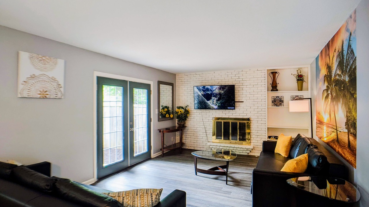 Photo of Livingroom in Lenexa