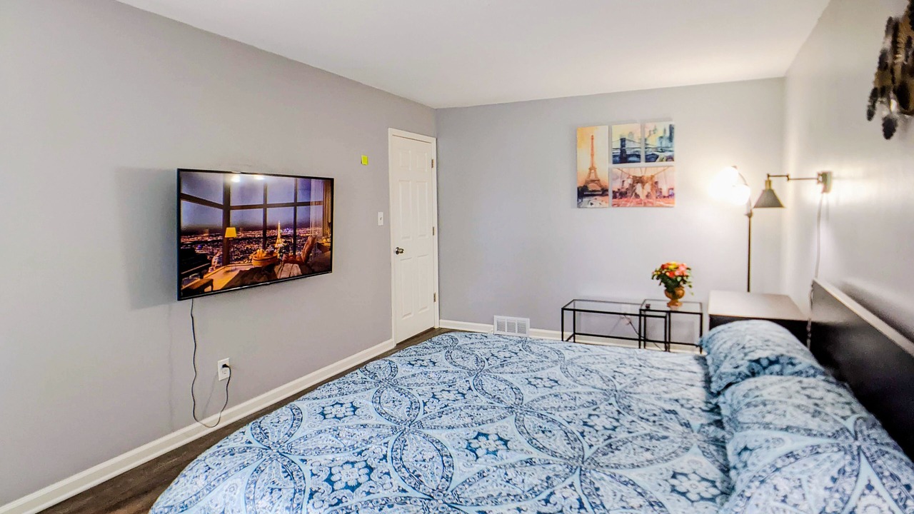 Photo of Bedroom in Lenexa