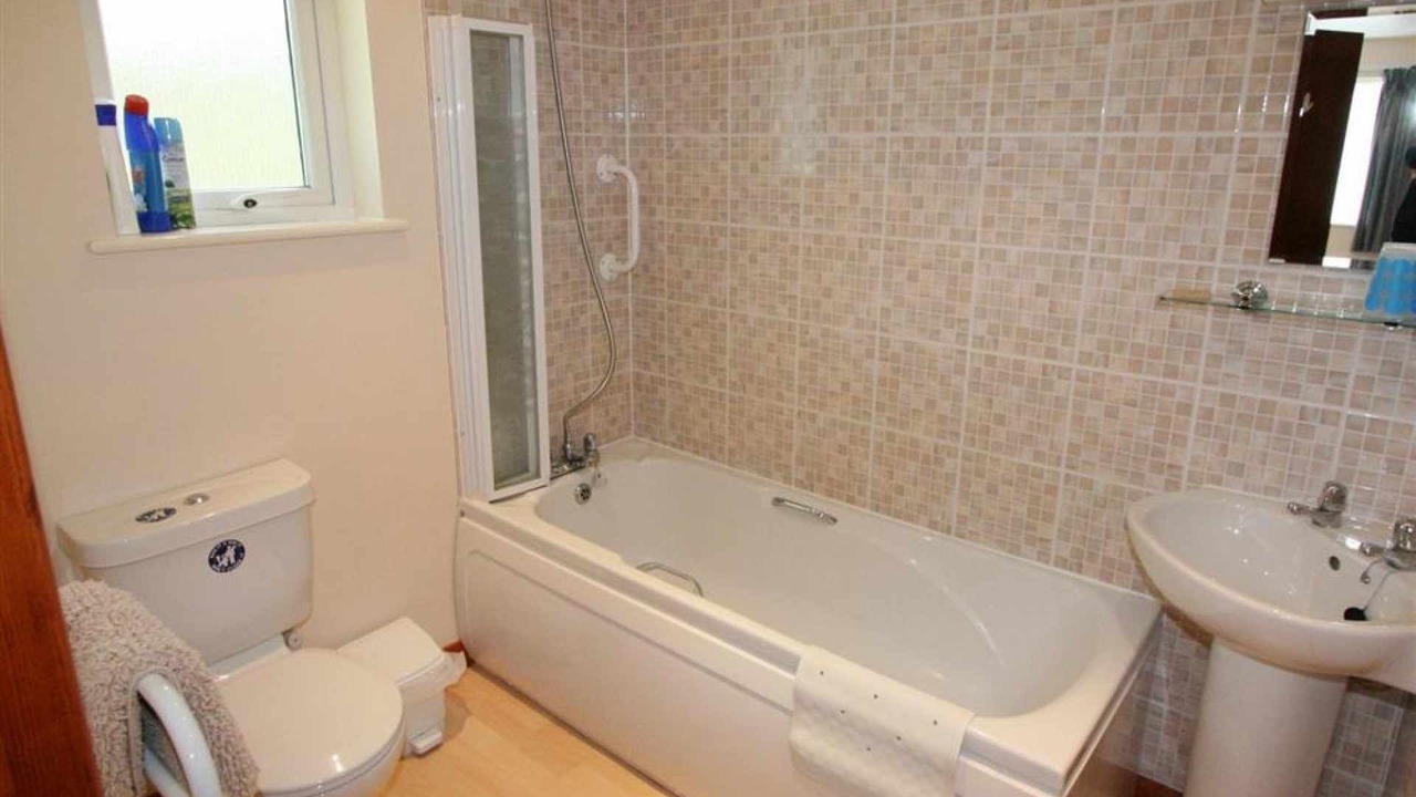 Photo of Bathroom in Goonhavern
