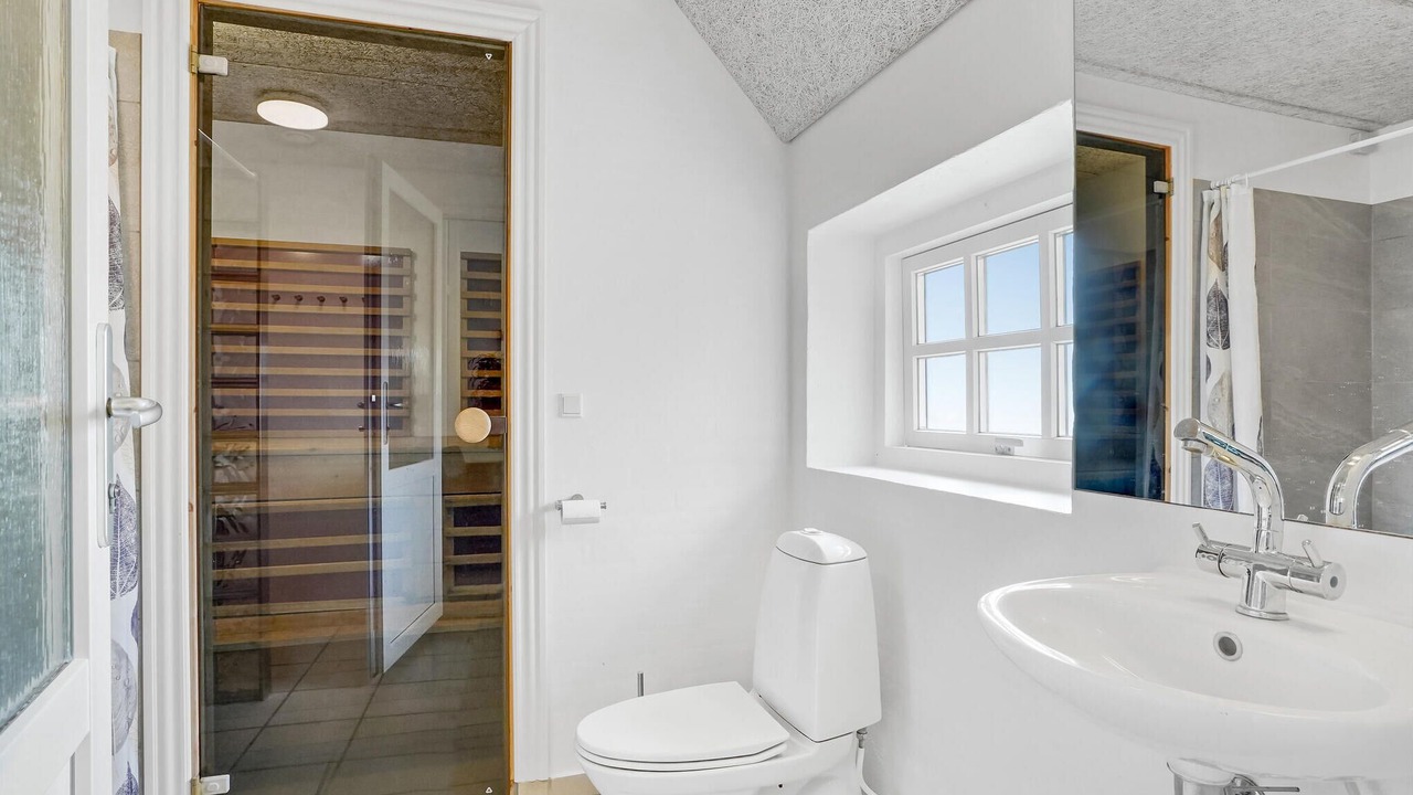 Photo of Bathroom in Øby
