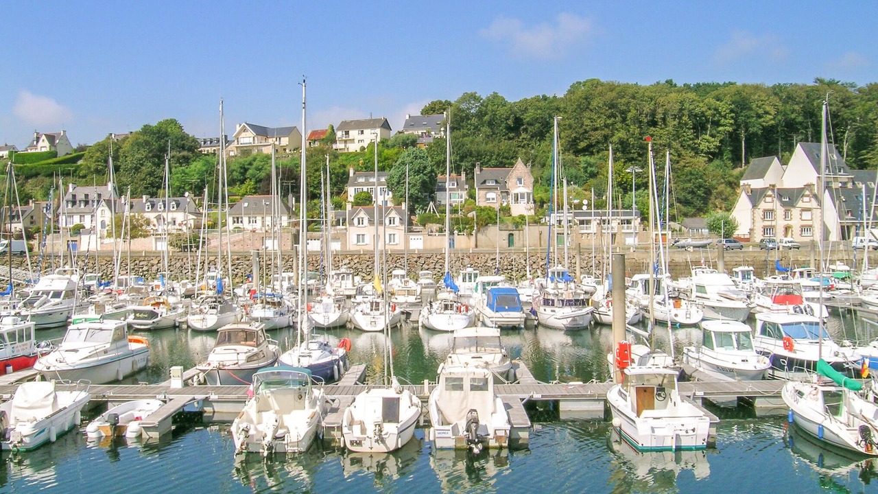 Photo of Others in Pleudaniel